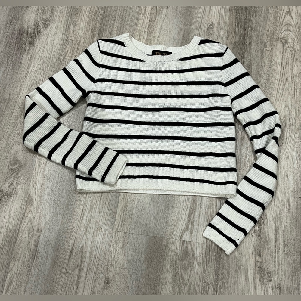 Striped Black and White Cropped Sweater XS TRUTH by Republic